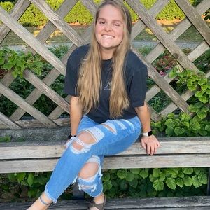 Meet your Posher, Alyssa